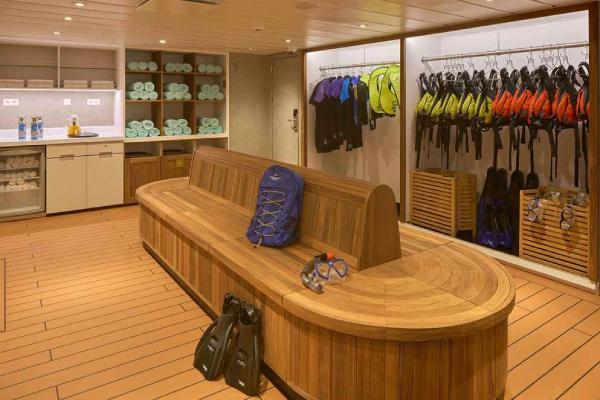 NG Islander II Gallery Image